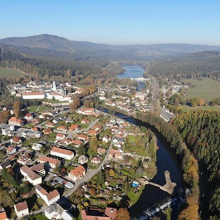 U Mikesu Leilighet Vyšší Brod Eksteriør bilde